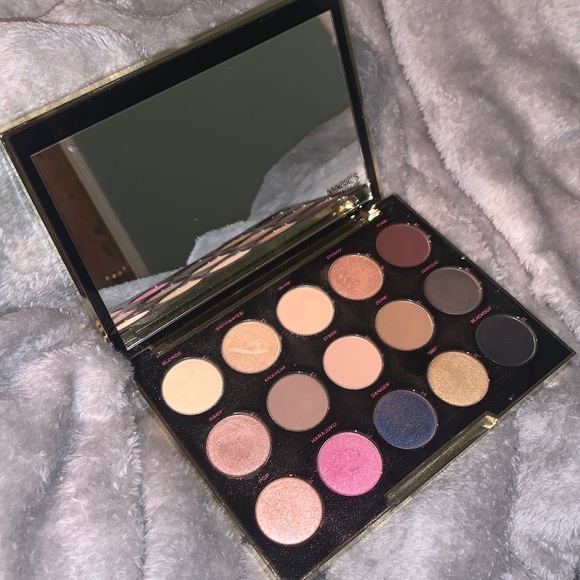 Urban Decay Other - Urban Decay Gwen Stefani Eyeshadow Palette